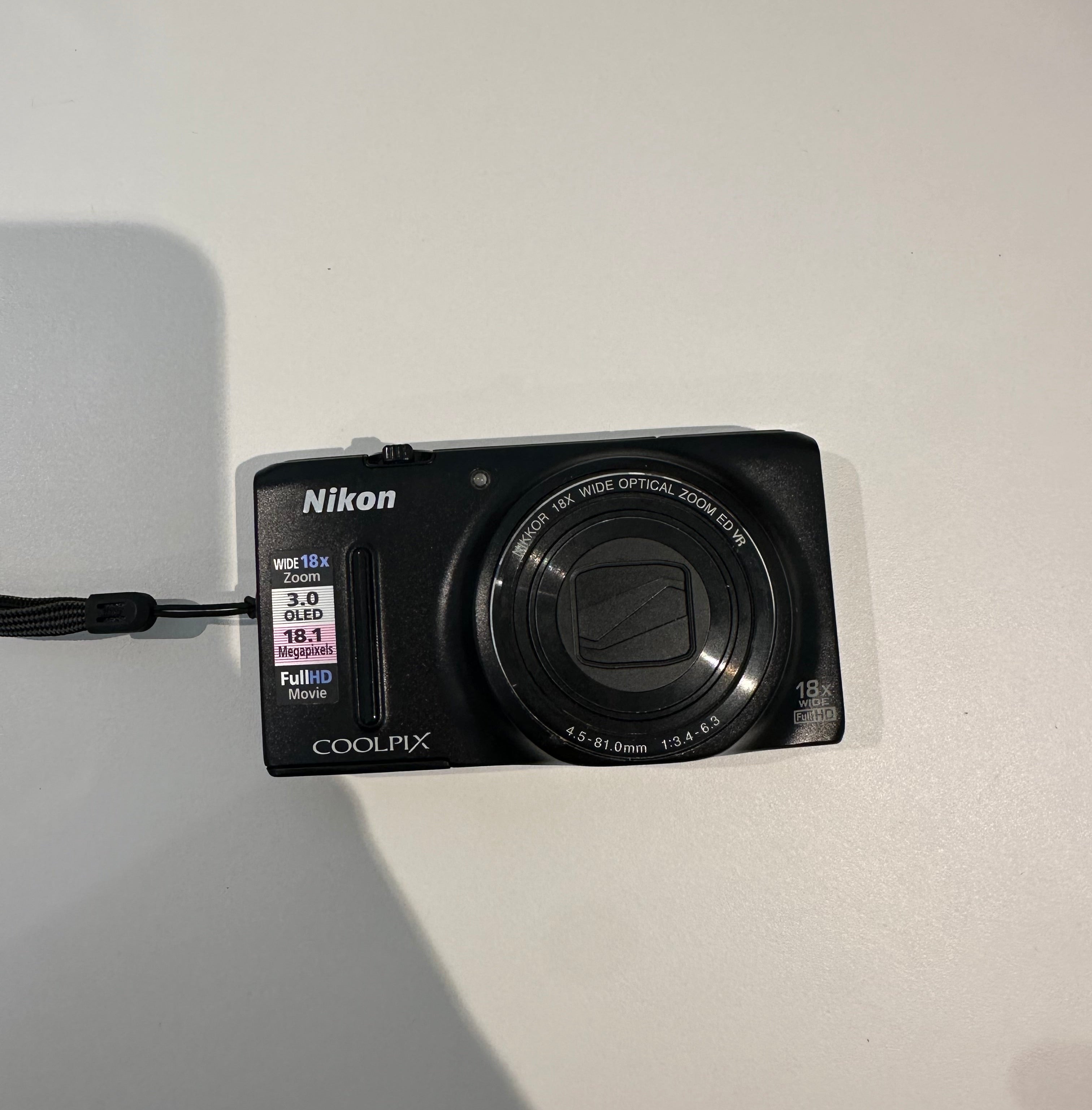 Nikon Coolpix S9400 digital camera