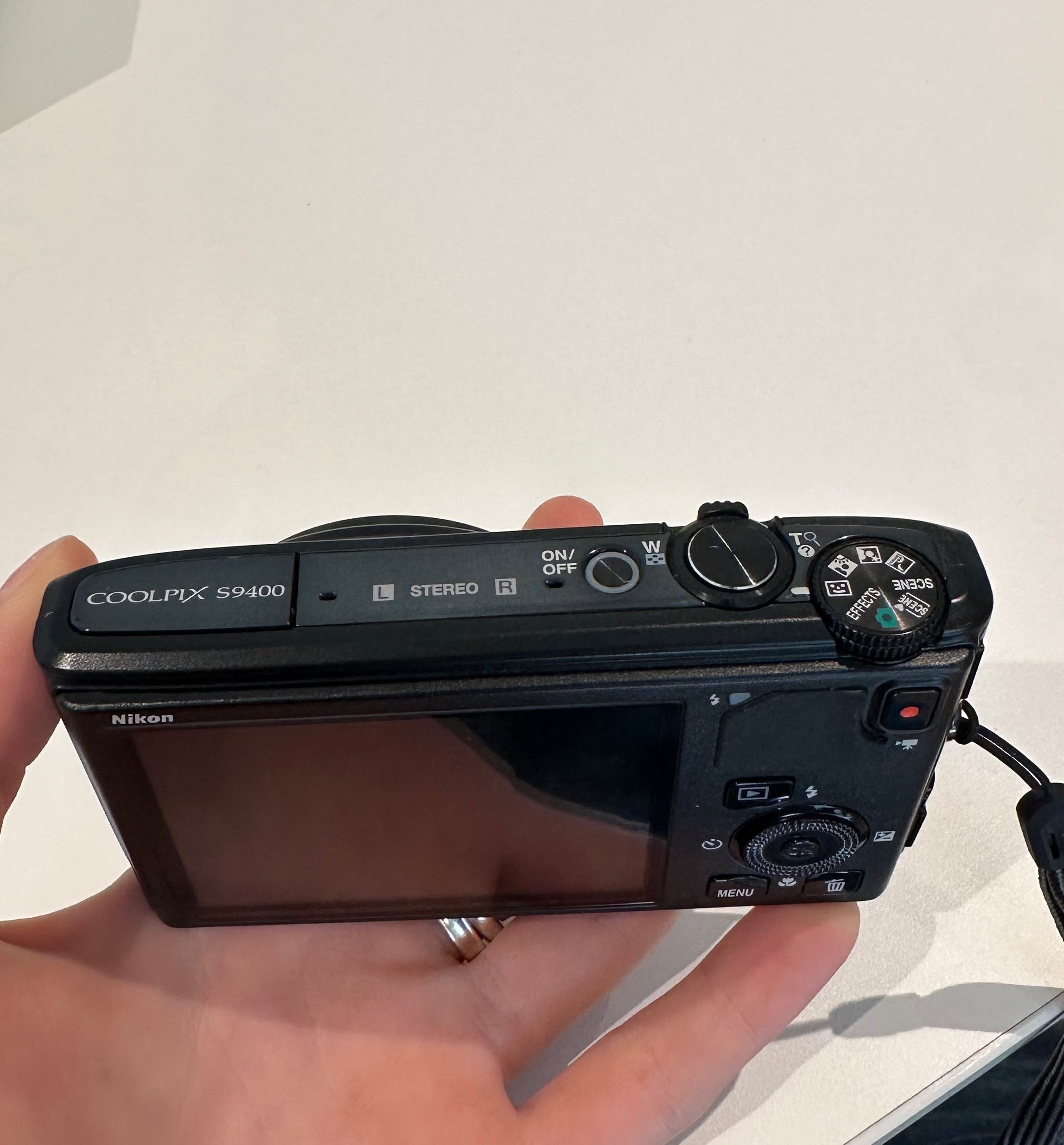 Nikon Coolpix S9400 digital camera