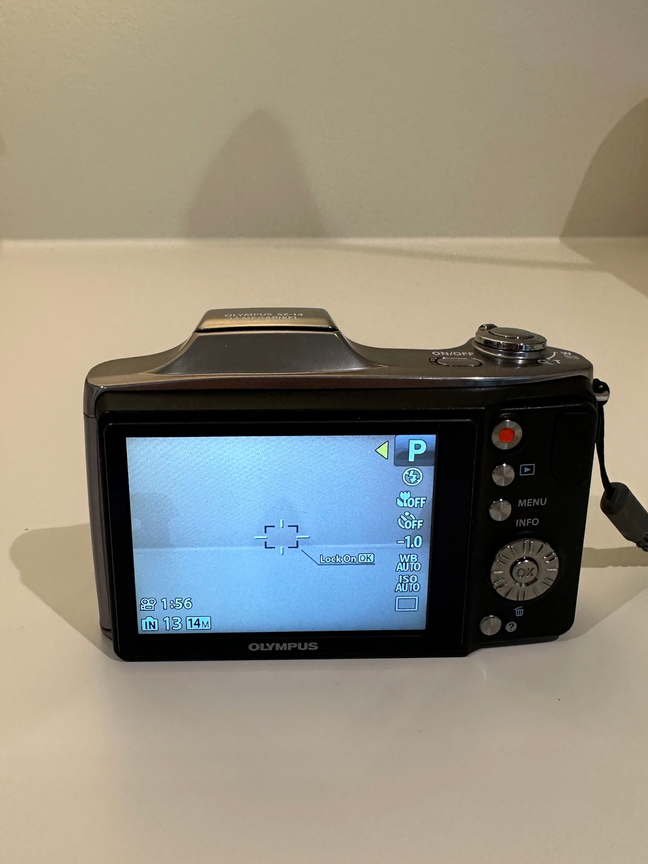 Olympus SZ-14 digital camera