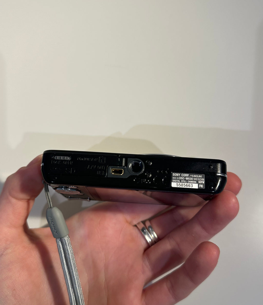 Sony Cyber-shot DSC-W630 digital camera