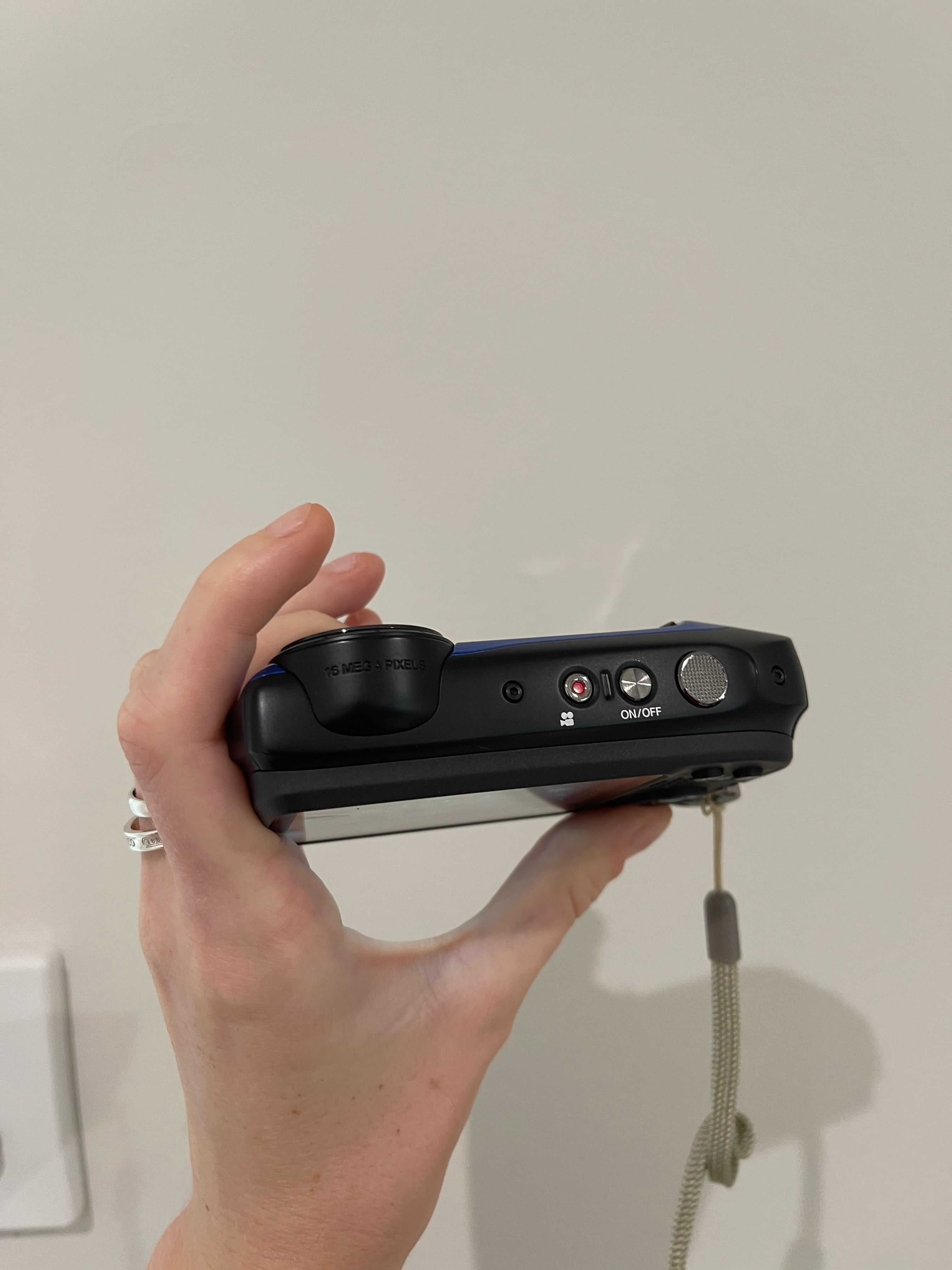 Fujifilm FinePix XP90 digital camera