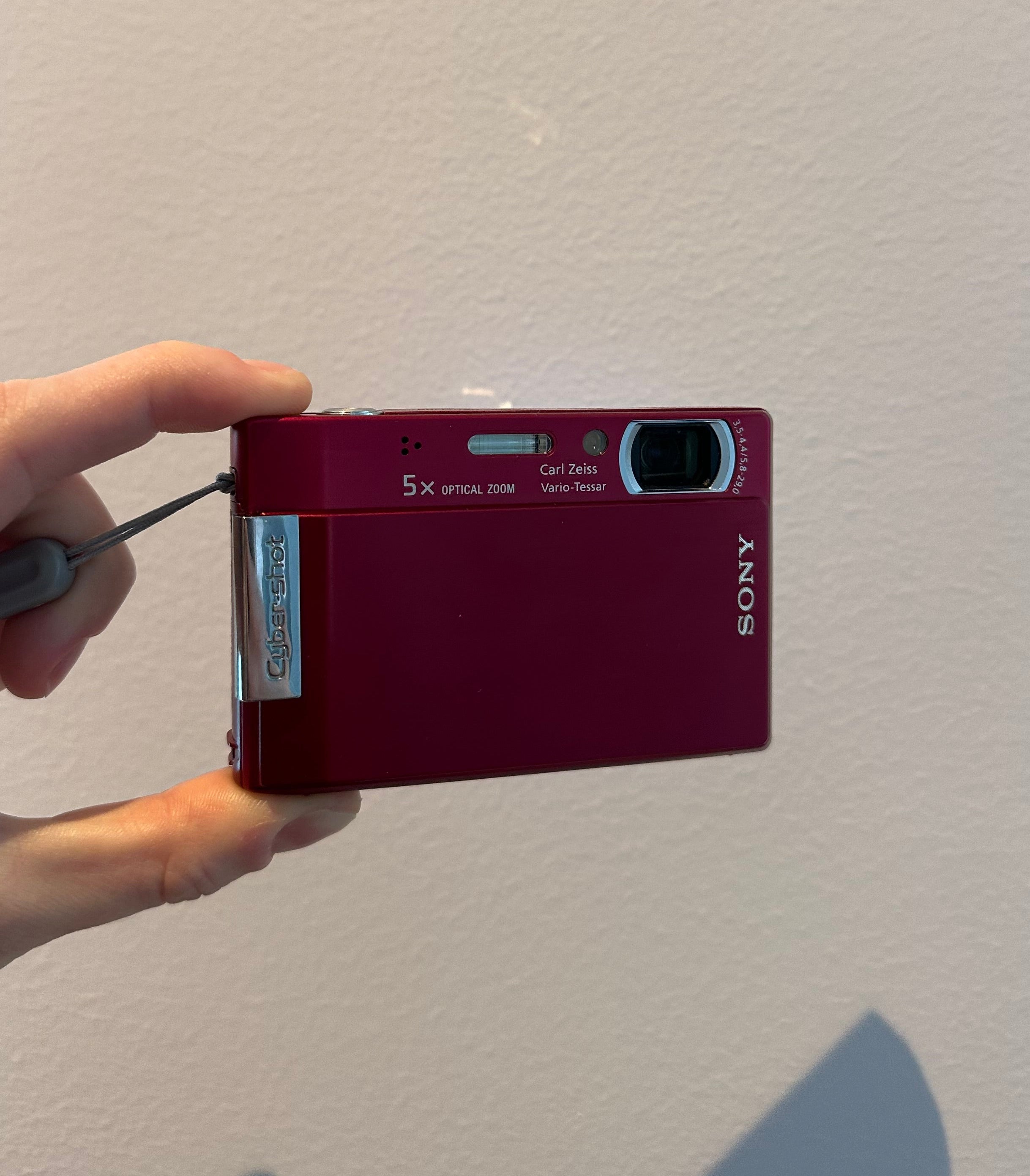 Red Sony Cyber-shot DSC-T100 – Slim 8.1MP Digital Camera | Zoz Cameras