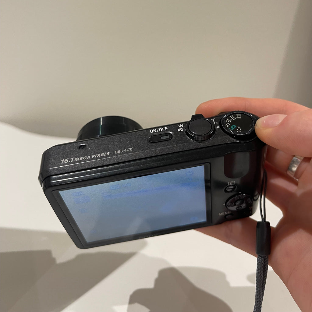 Sony Cyber-shot DSC-H70 digital camera