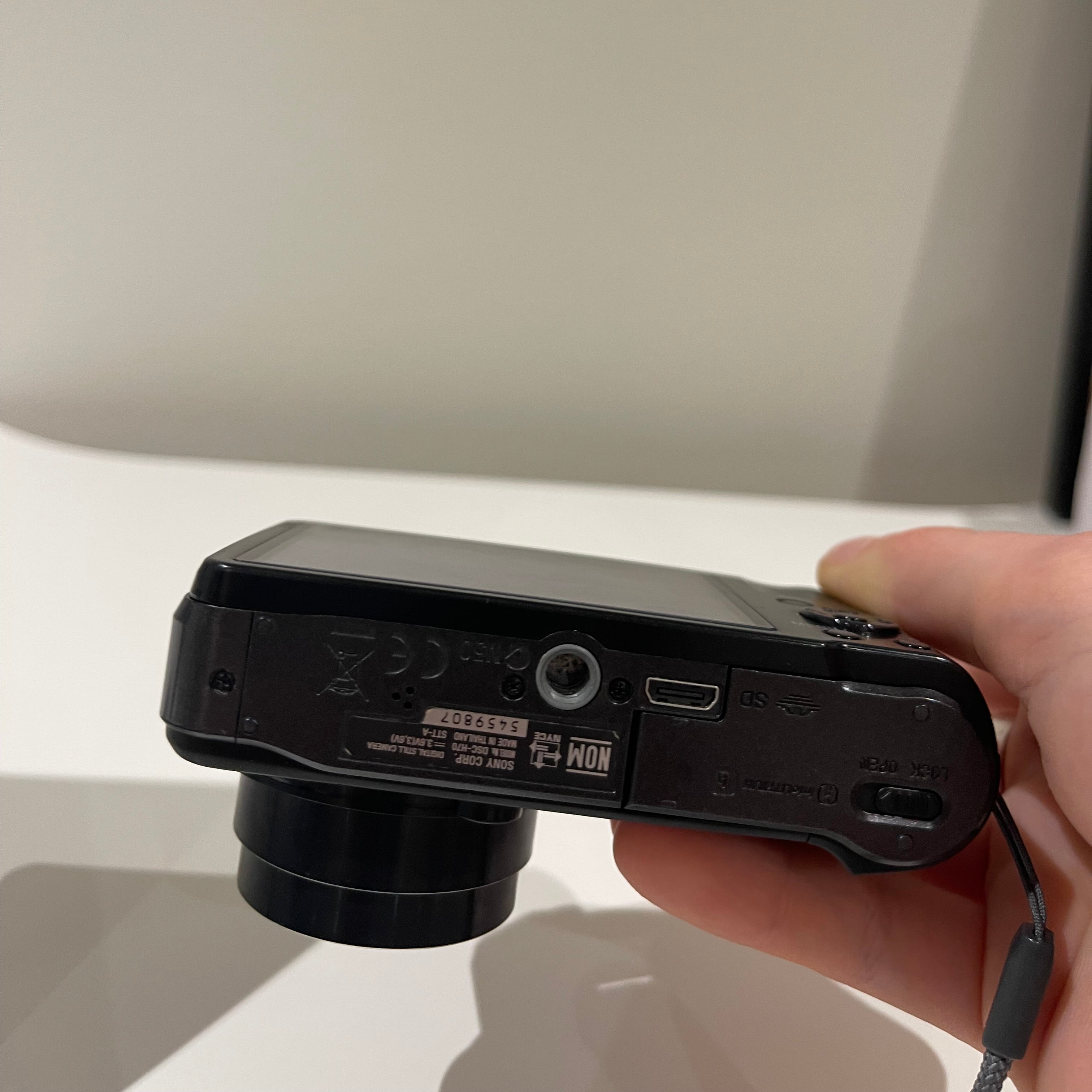 Sony Cyber-shot DSC-H70 digital camera