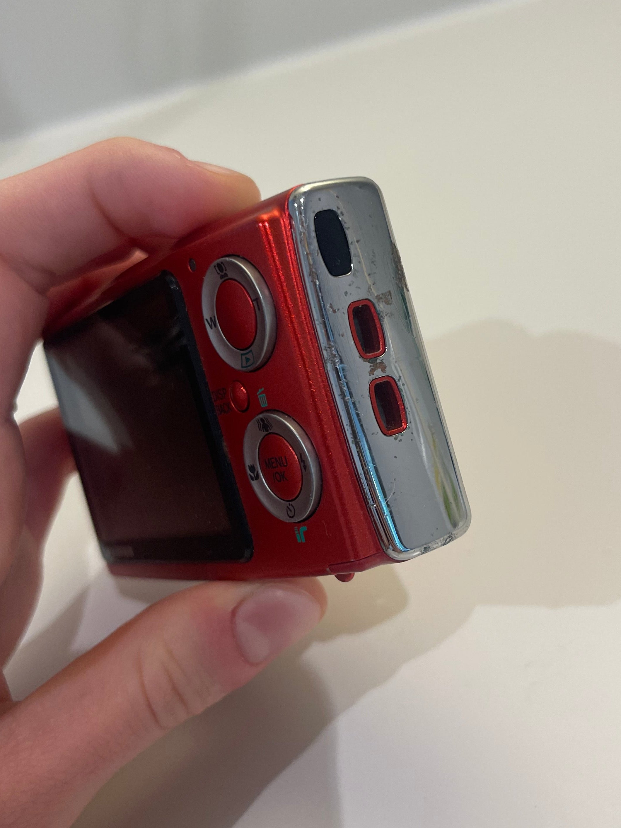 Red Fujifilm FinePix Z10fd