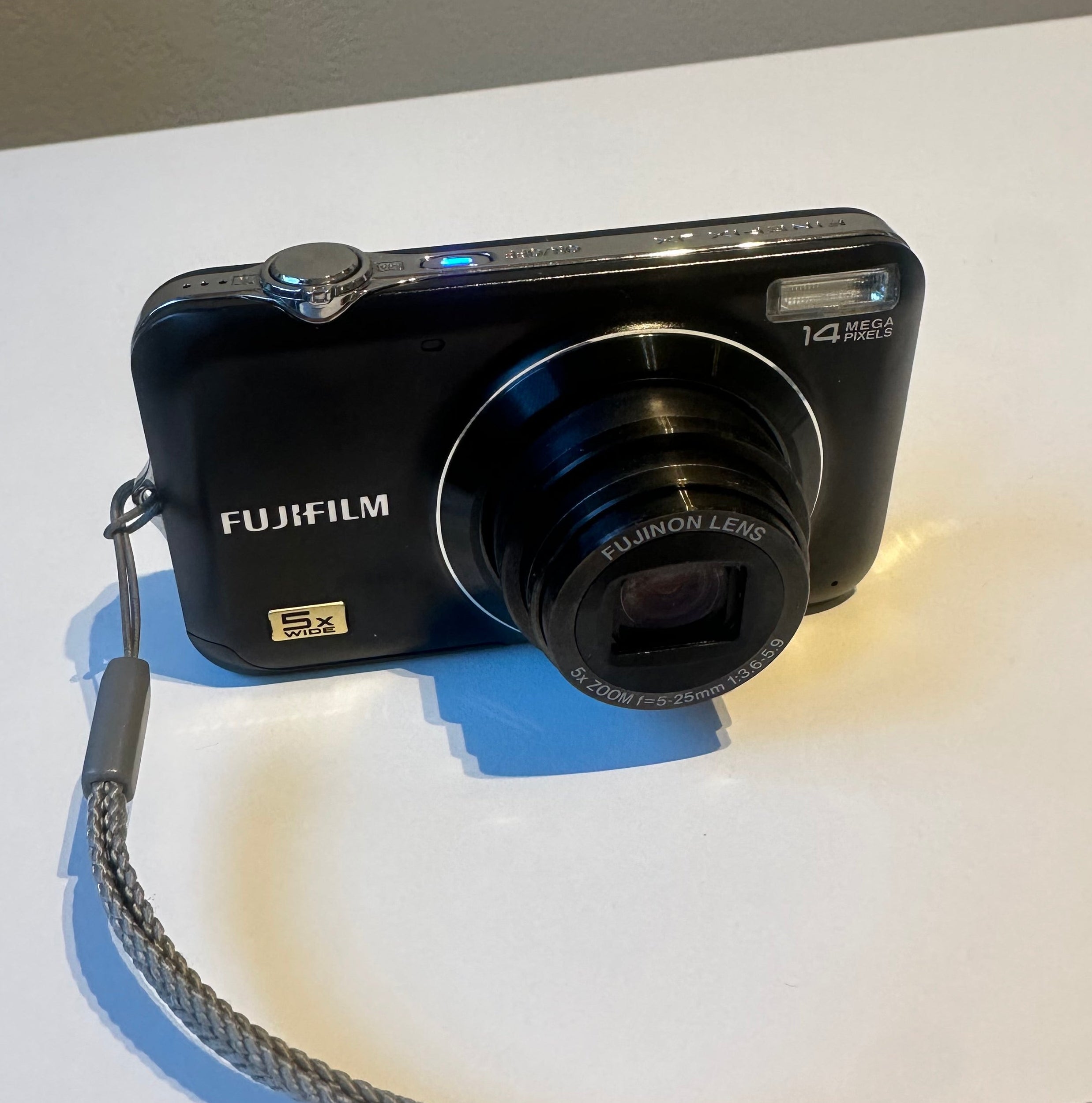 Fujifilm FinePix JX250 digital camera