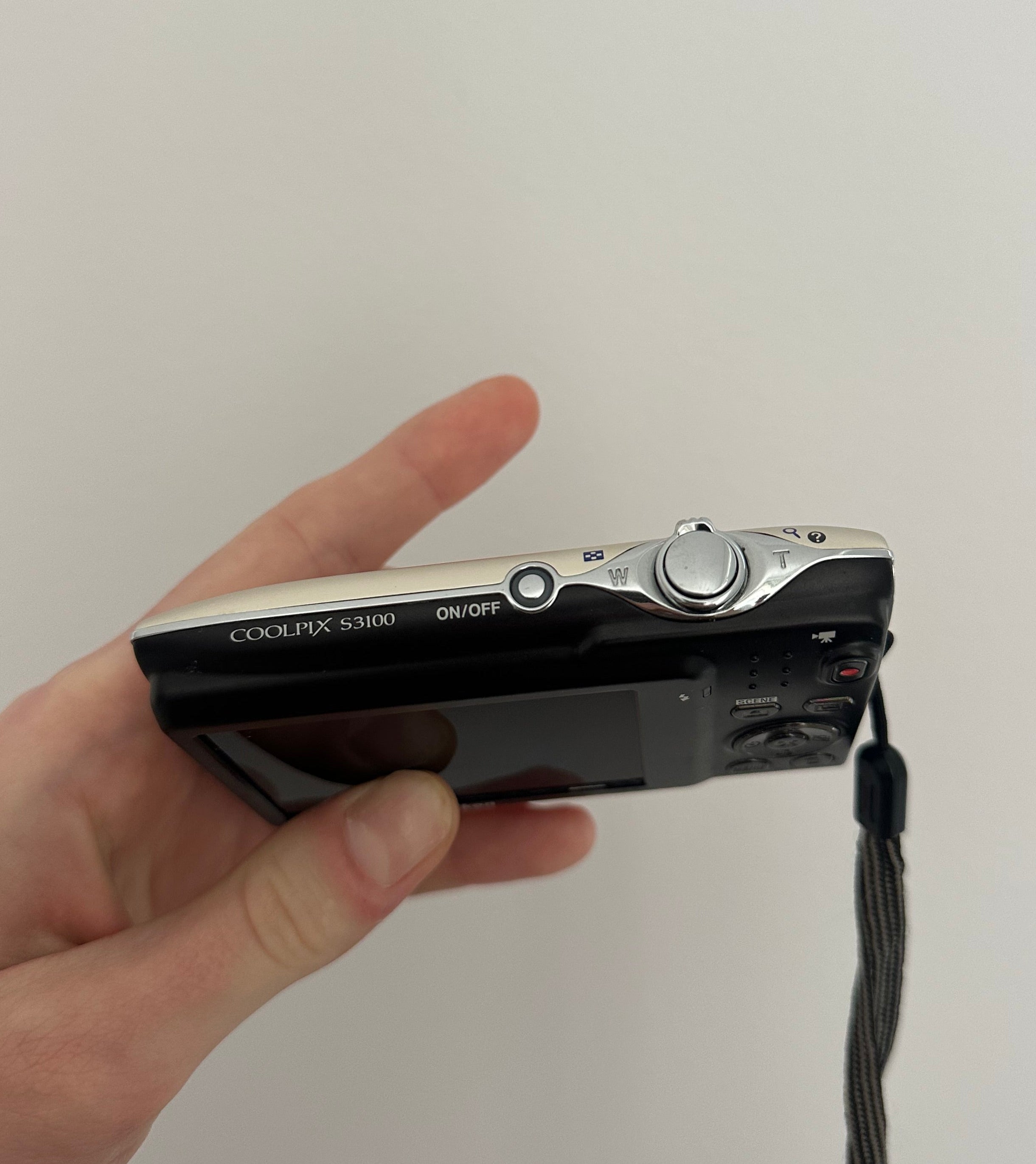 Nikon Coolpix S3100 digital camera