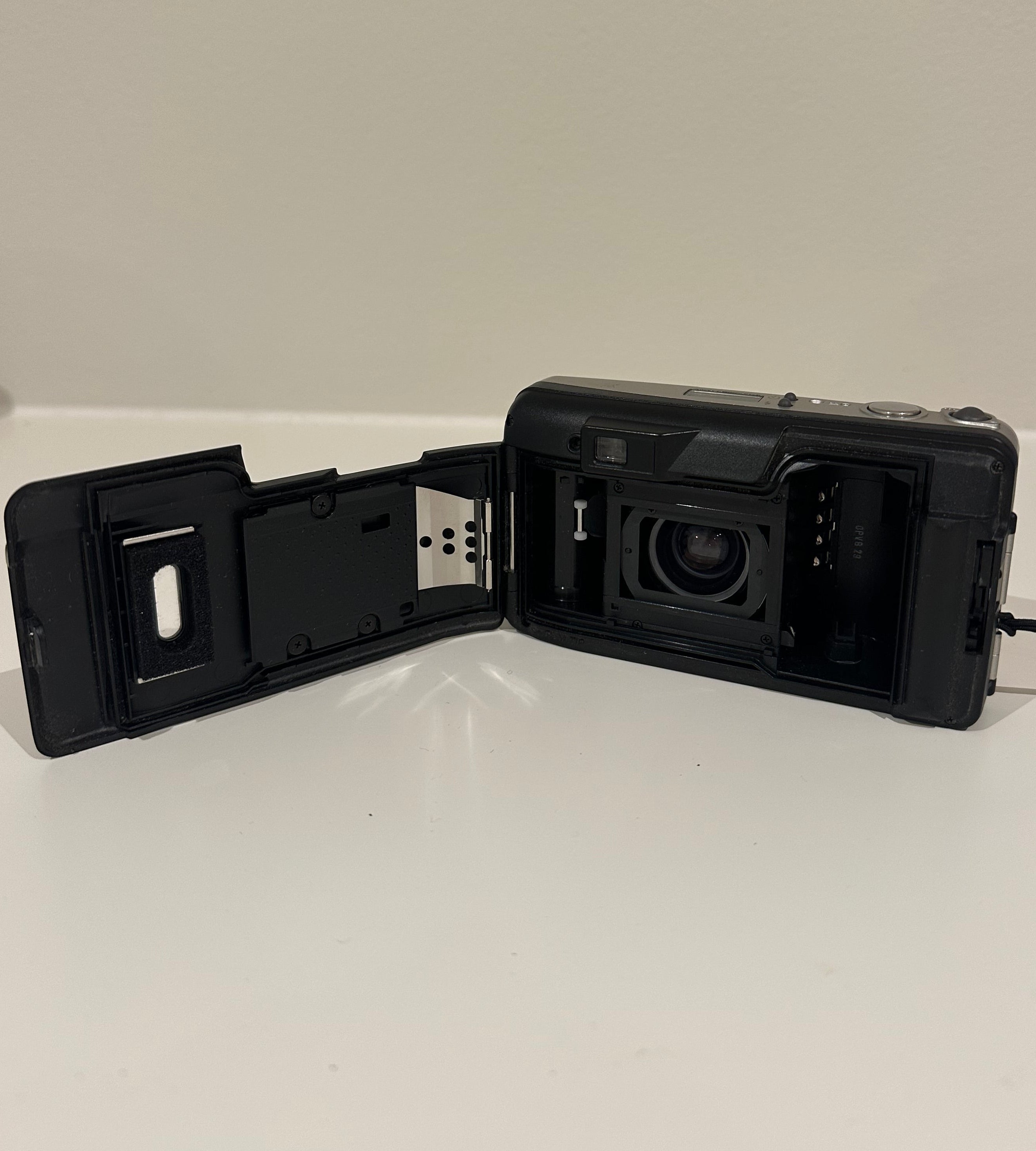 Olympus Superzoom 105G film camera