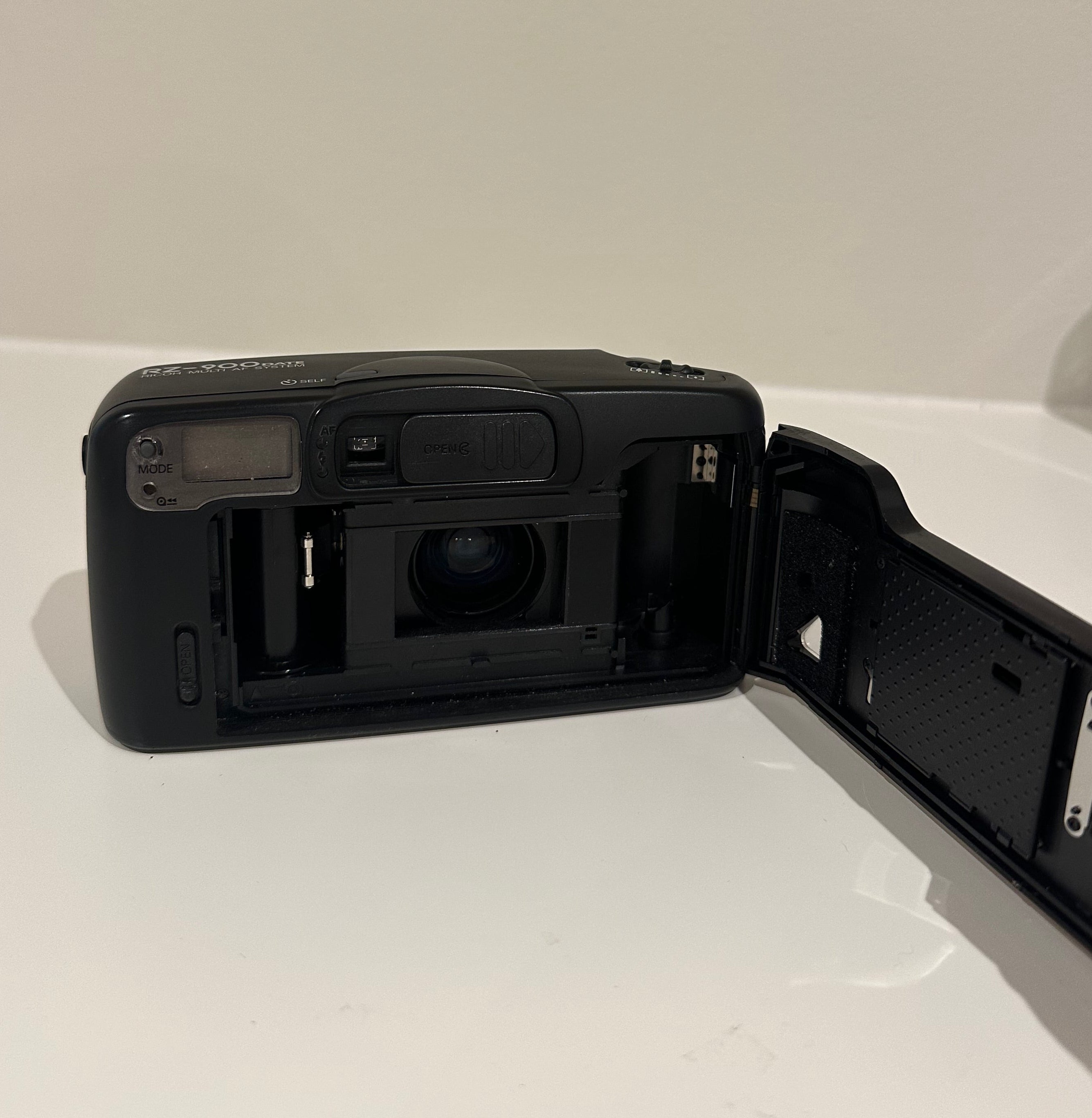 Ricoh RZ-900 35mm film camera