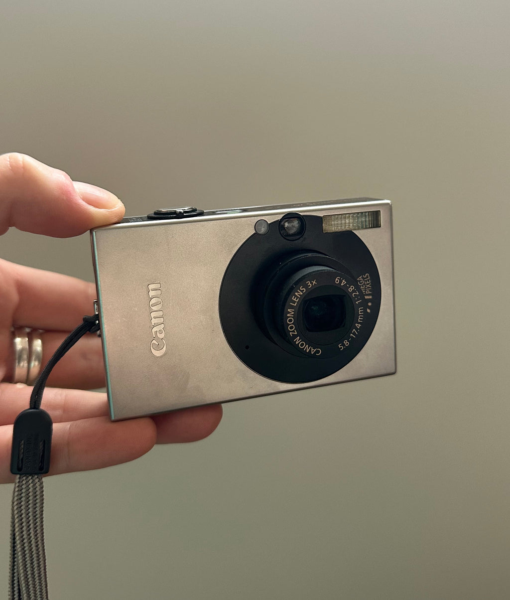 Canon IXUS 70 digital camera