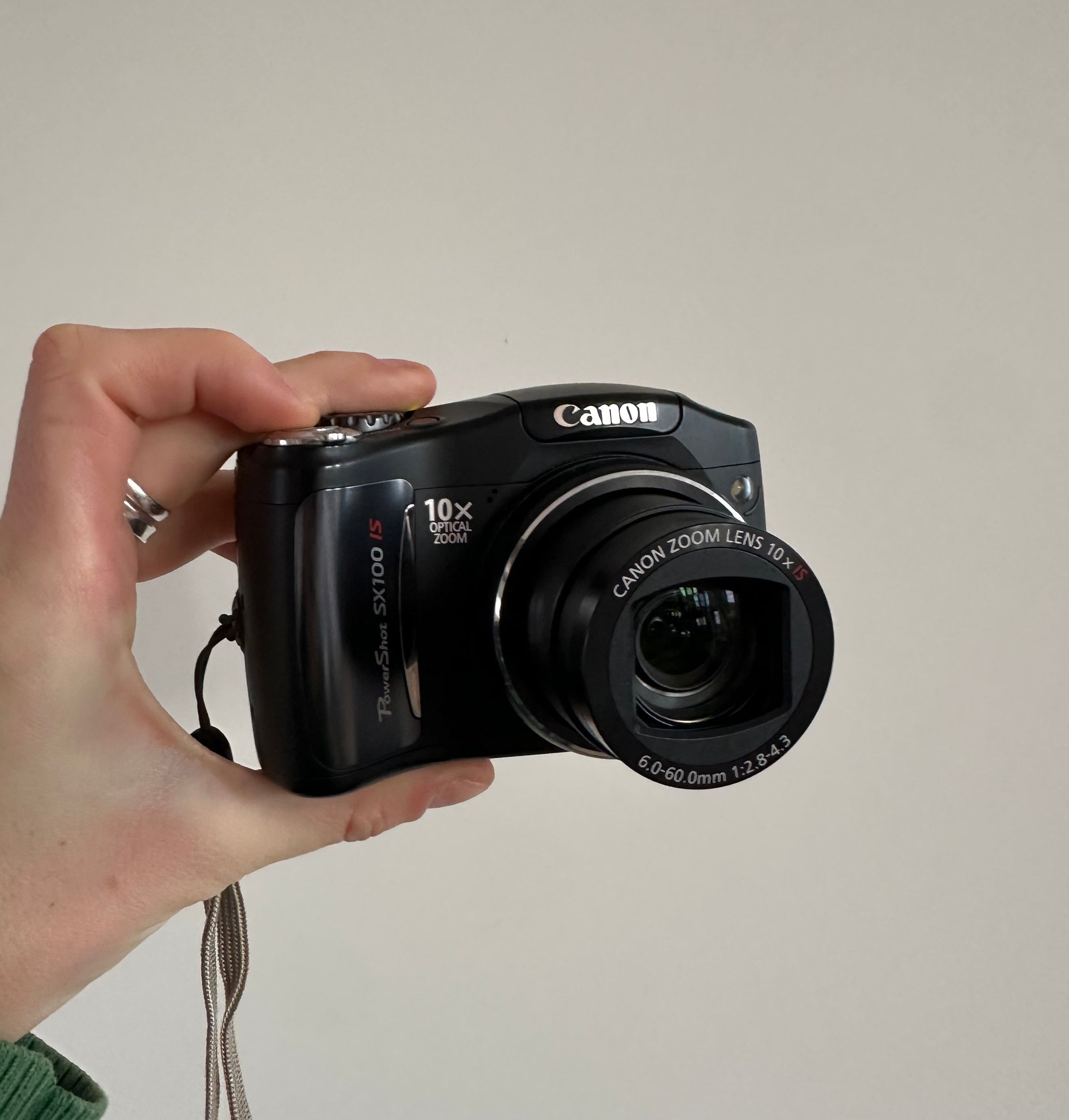Canon PowerShot SX100 IS digital camera