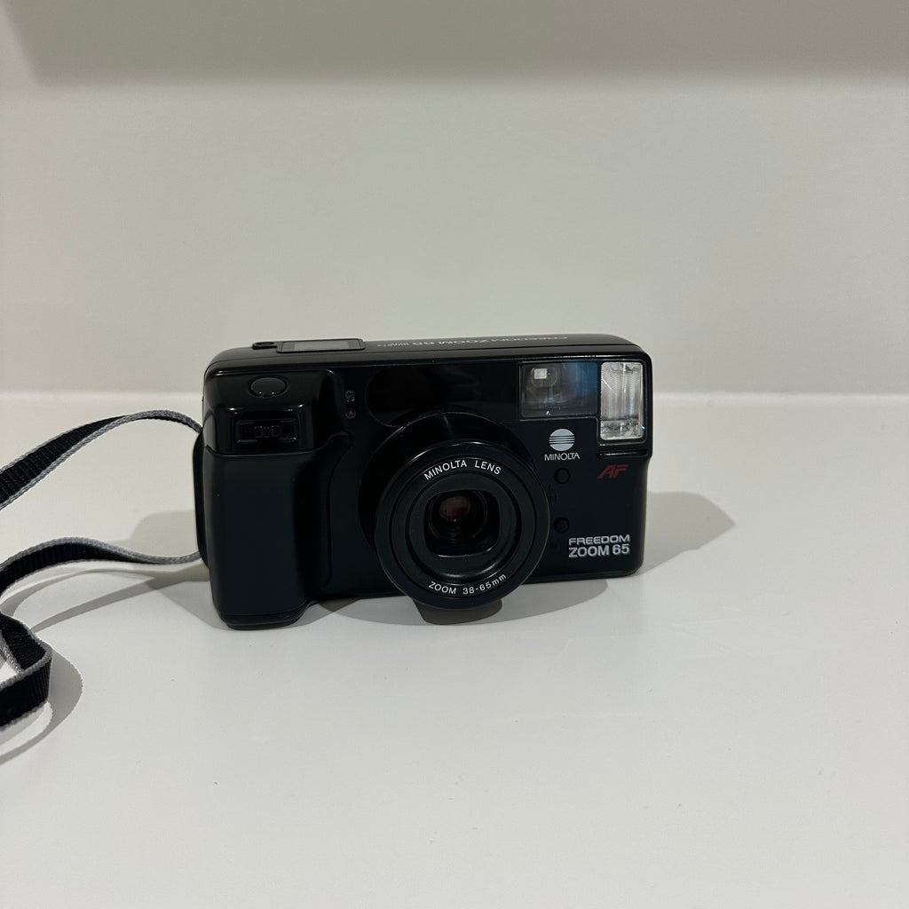 Minolta Freedom zoom 65 film camera
