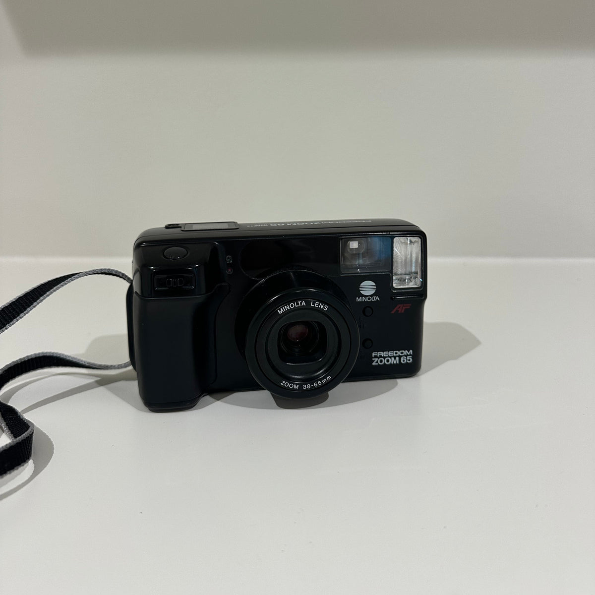 Minolta Freedom zoom 65 film camera
