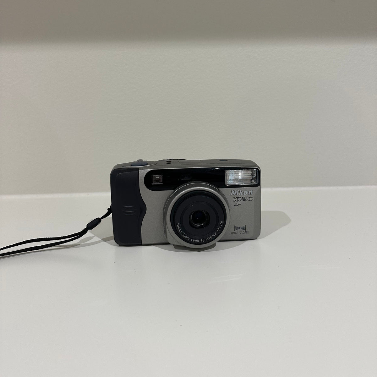 Nikon Zoom 600 AF 35mm film camera