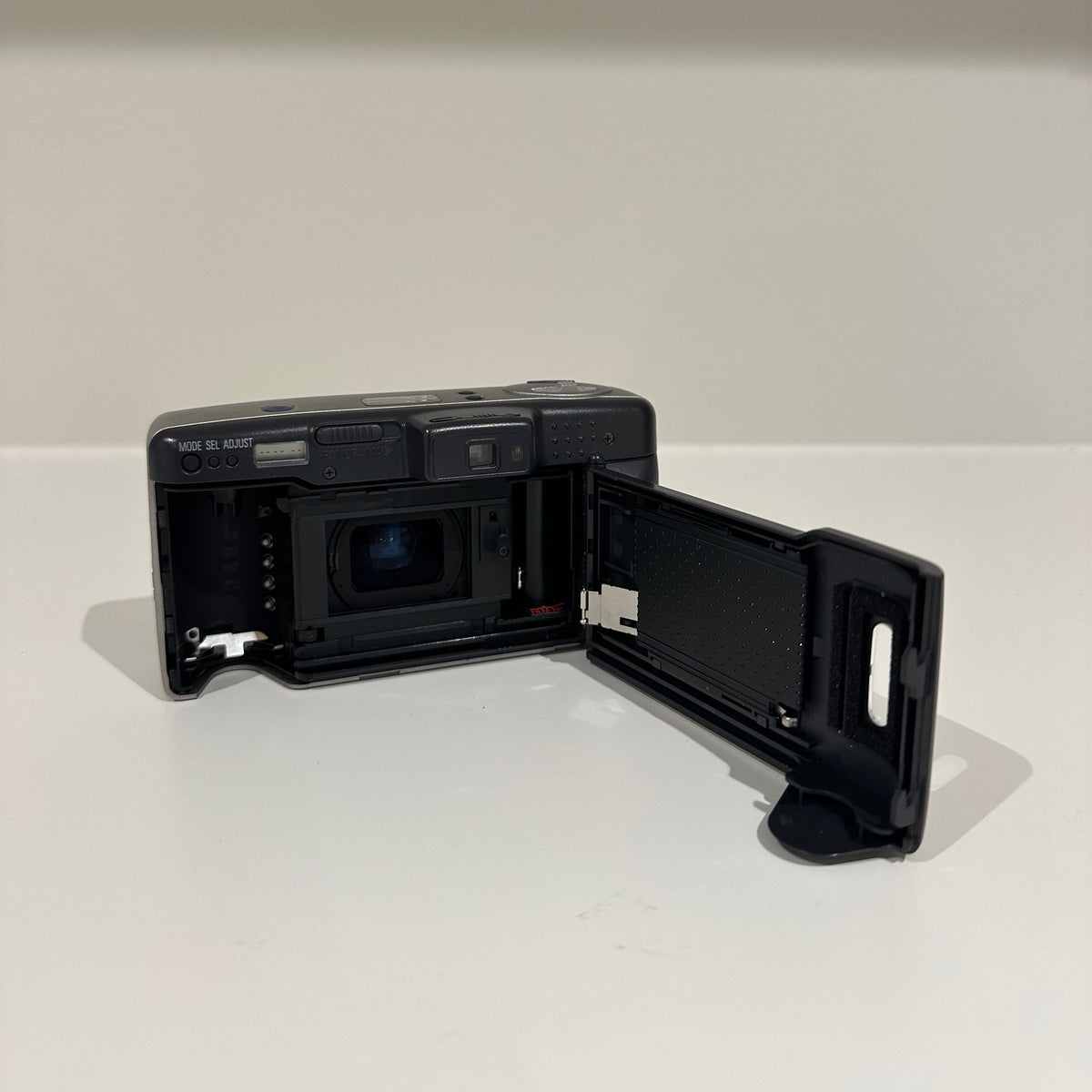 Nikon Zoom 600 AF 35mm film camera