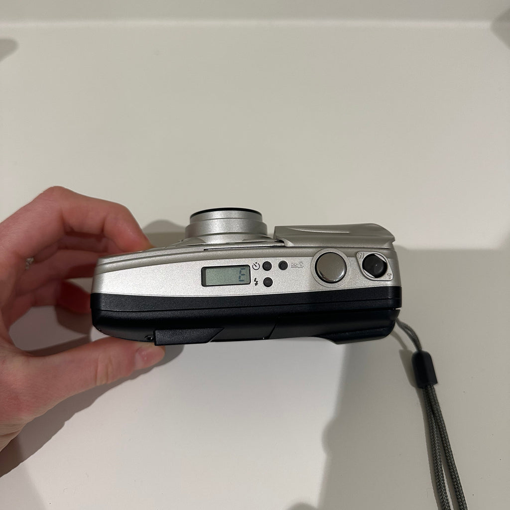 Olympus Superzoom 70G film camera
