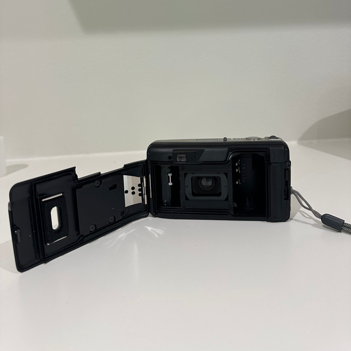 Olympus Superzoom 70G film camera