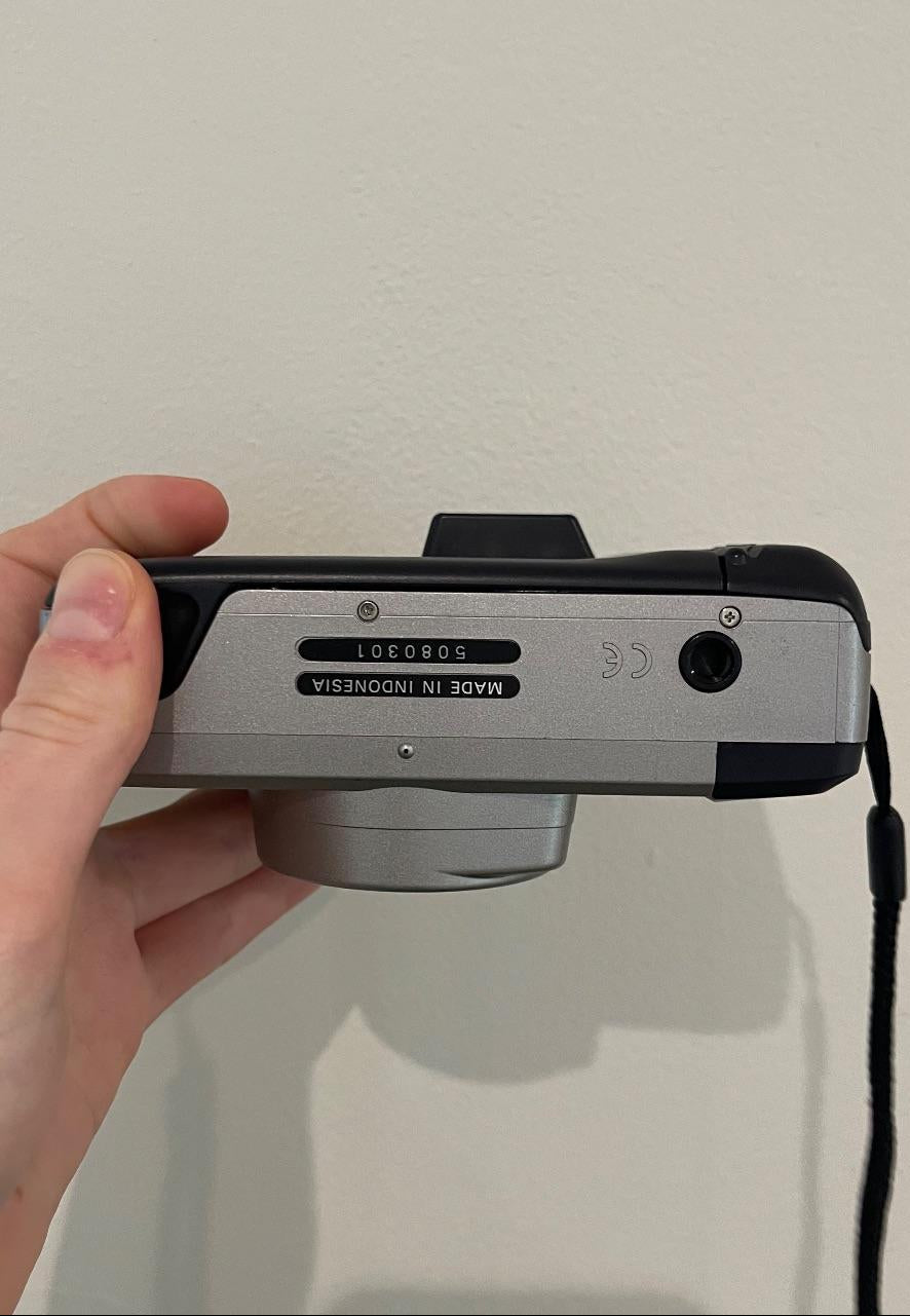 Nikon Zoom 600 AF film camera